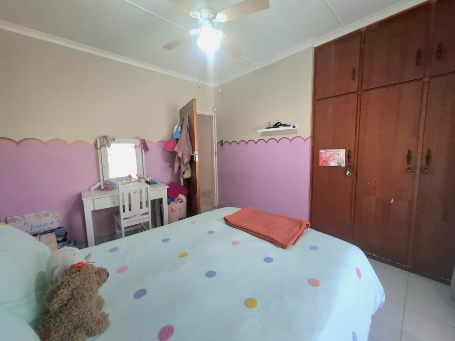 5 Bedroom Property for Sale in Beacon Bay Eastern Cape